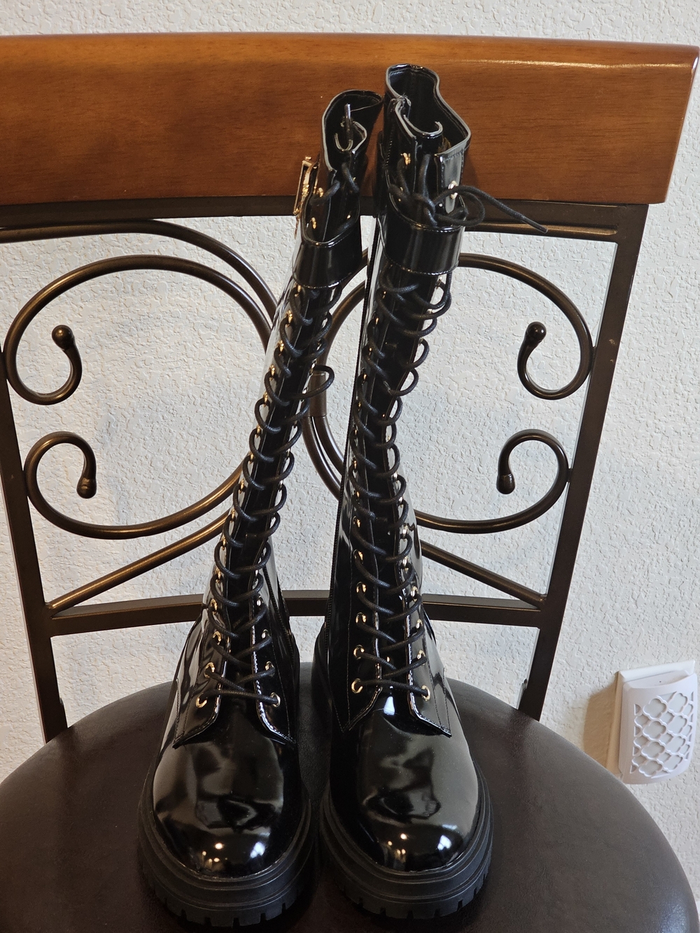 Gianni Bini Sky-Scraper Lug Sole Platform Patent Leather Boots Size 10 NWOT - Picture 8 of 10